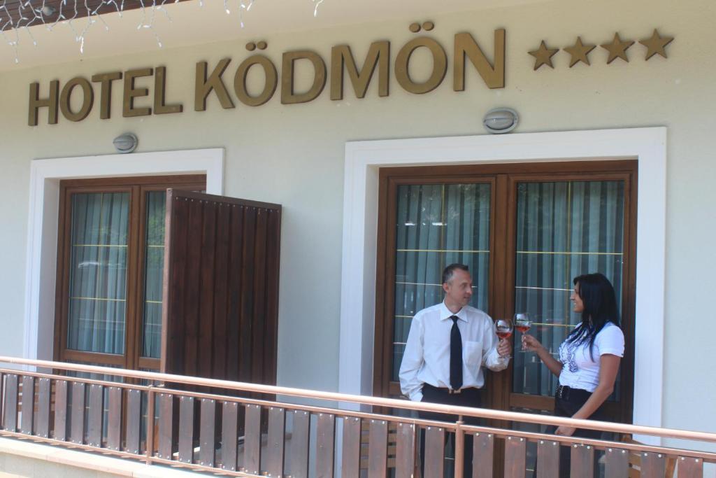 Hotel Kodmon Eger Esterno foto